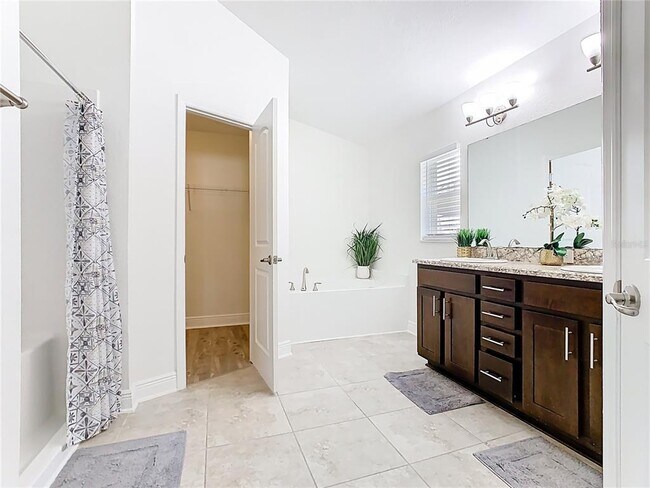 Building Photo - 465 Buchannan Dr