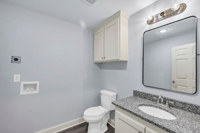 Building Photo - Completely Remodeled 3BR Home in Lexington with Granite Countertops & New Stainless Steel Appliances