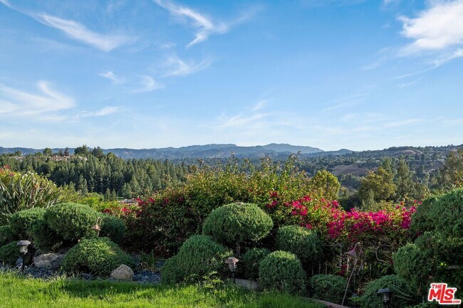 Building Photo - 24534 Stonegate Dr