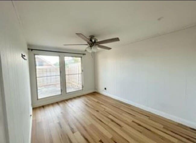 Building Photo - Pet friendly, upgraded and spacious 5 bedr...