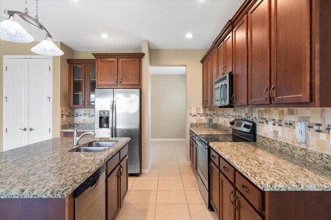 Building Photo - 12054 SW Bennington Cir