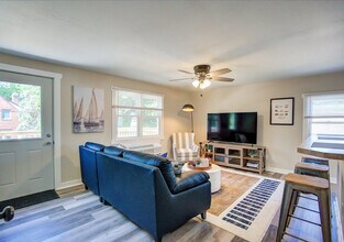 Building Photo - 156 Rodney Ct