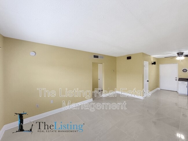 Building Photo - 5505 Hernandes Dr
