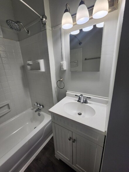 Building Photo - 1143 Chesapeake Ave