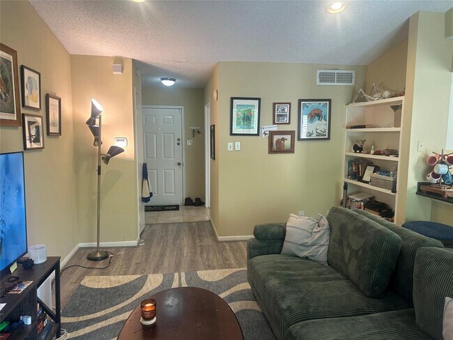 Building Photo - 2120 El Paseo St