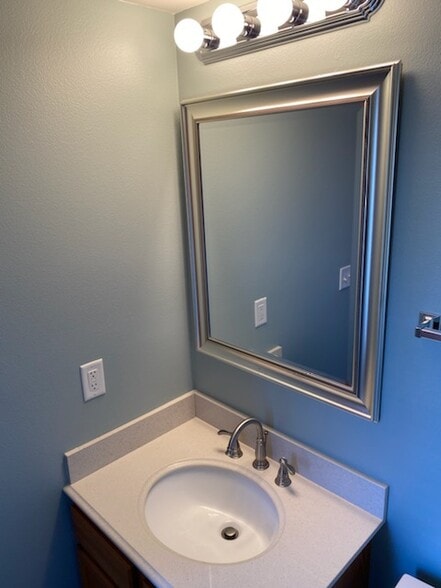 Building Photo - 218 Camden Rd