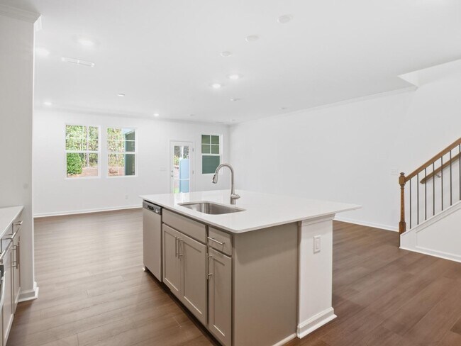 Building Photo - 214 Deercroft Dr
