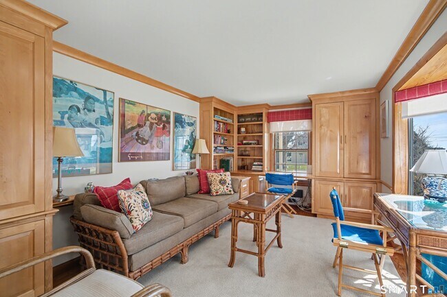 Building Photo - 217 W Shore Ave