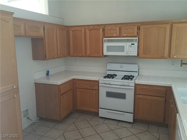 Building Photo - 1405 Iron Springs Dr
