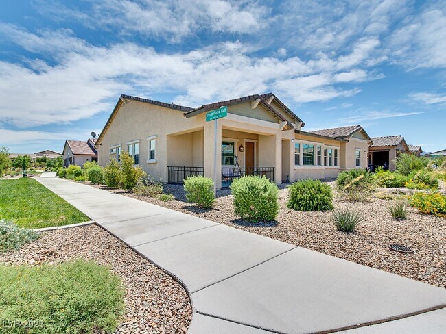 Building Photo - 726 Orange Plume Walk