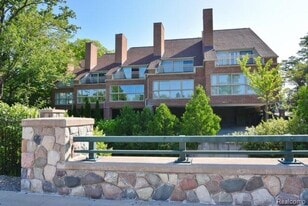 Building Photo - 511 Brookside Ave