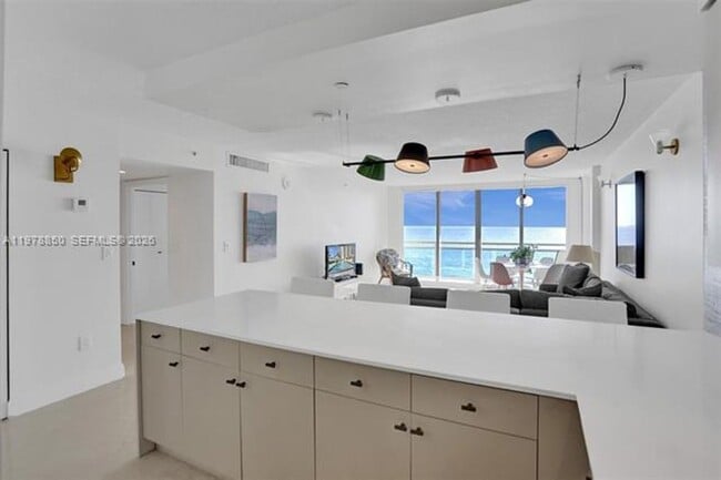 Building Photo - 6917 Collins Ave