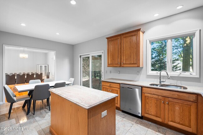 Building Photo - 230 Norwood Ave N