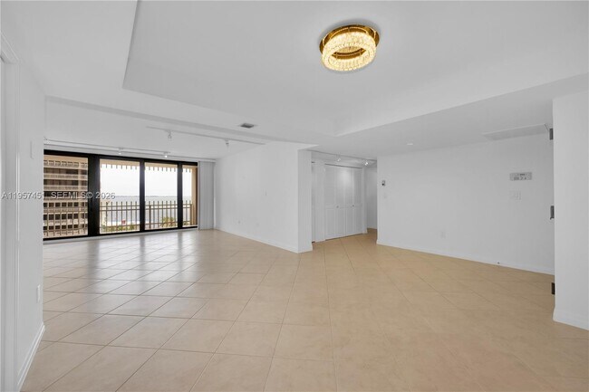 Building Photo - 2 Grove Isle Dr