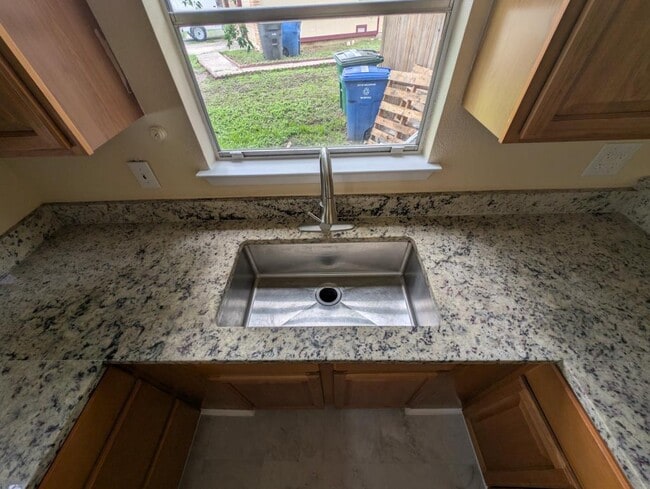 Building Photo - 14504 Waddesdon Bluff