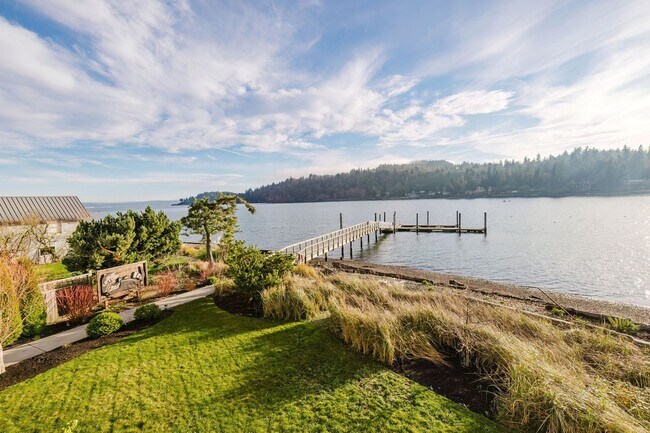 Building Photo - Impeccable Low Bank Bainbridge Waterfront Home with Private Dock