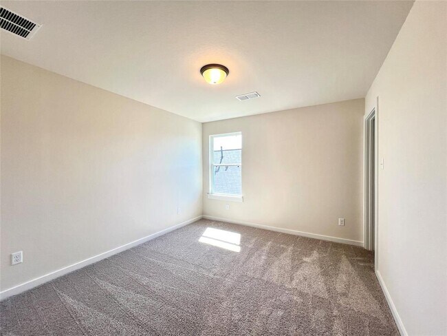 Building Photo - 7238 Clearwater Cv Dr