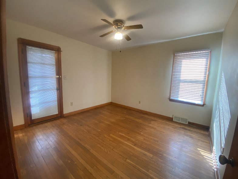 Building Photo - 6907 Gerald Ave