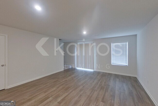 Building Photo - 371 Ironwood Ct