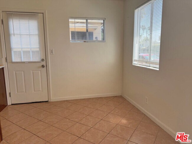 Building Photo - 407 Venice Blvd.