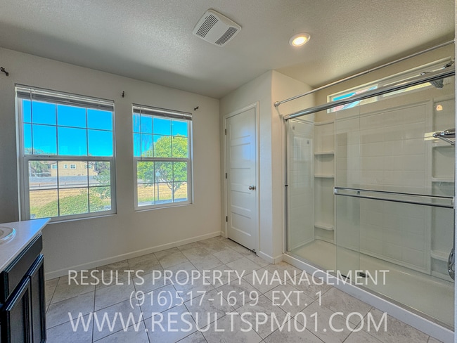 Building Photo - Beautiful Natomas 4 Bedroom Home w Loft