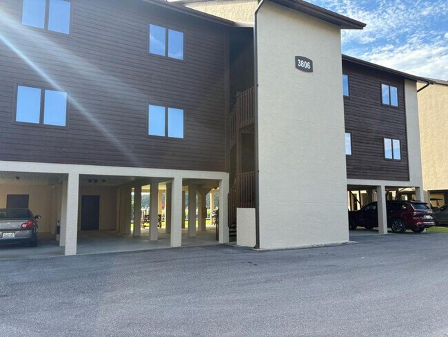 Building Photo - 3806 Spinnaker Dr