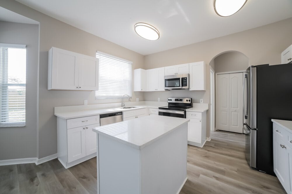 Building Photo - 9613 Laurel Ledge Dr
