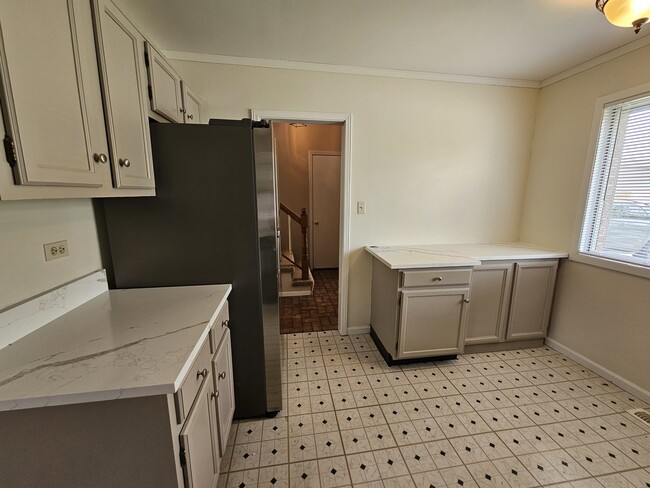 Building Photo - 2385 Goldfinch St