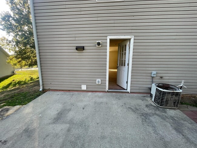 Building Photo - 1330 N Frideriki Dr