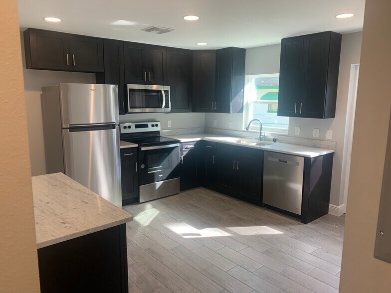 Kitchen - 2107 Waitman Ave