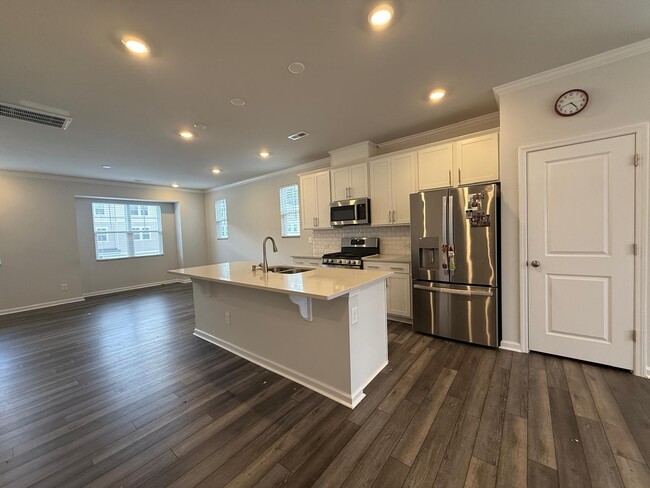 Building Photo - 409 Deercroft Dr