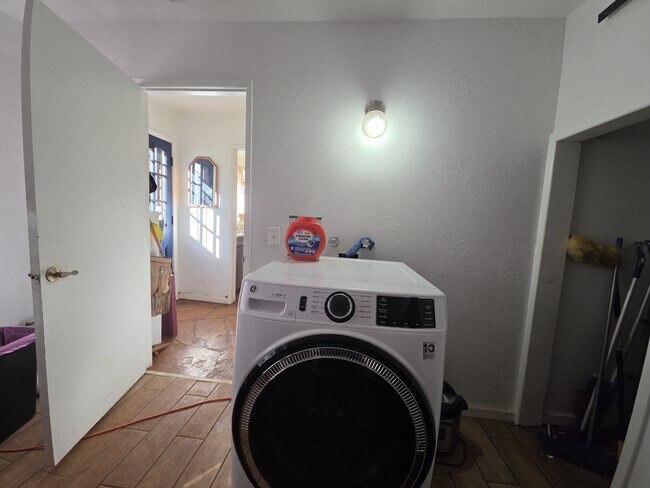 Building Photo - 5040 Wilson Hill Rd