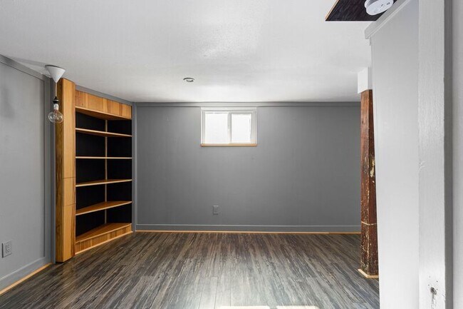 Building Photo - 1617 NE Couch St