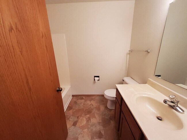 Building Photo - 2801 Ruschfield Dr