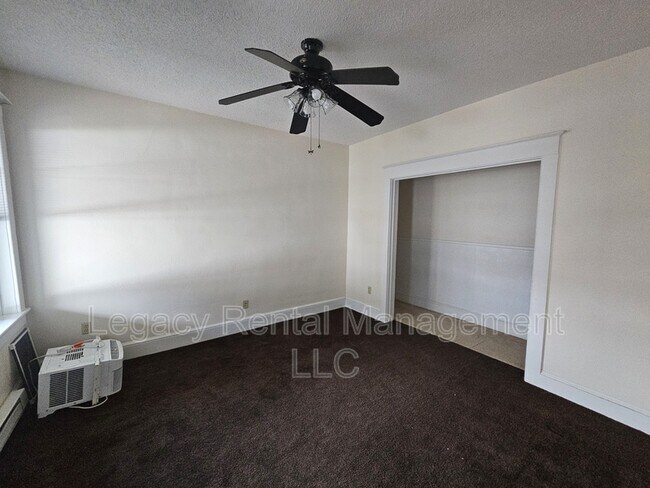 Building Photo - 281 E Main St