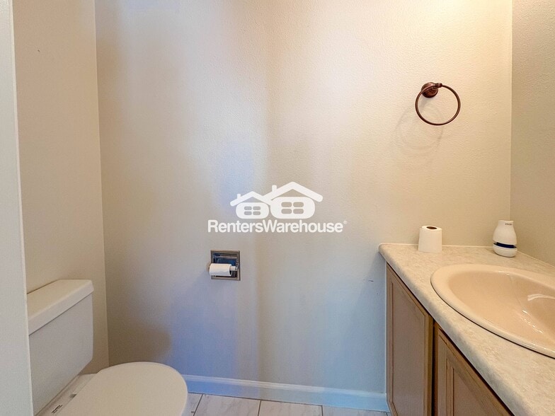 Building Photo - 4200 E 119th Pl