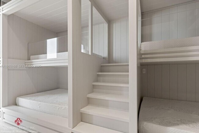 Building Photo - 17749 Collins Ave