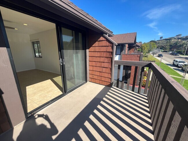 Building Photo - 2556 Ocean Cove Dr