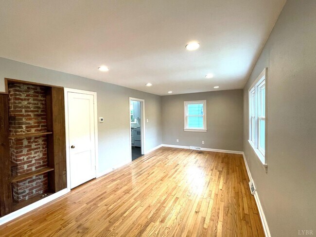 Building Photo - 4607 Fairmont Ave
