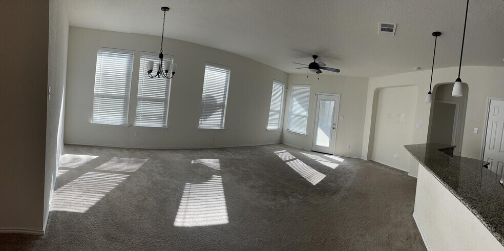 Building Photo - 405 Kaden Prince Dr