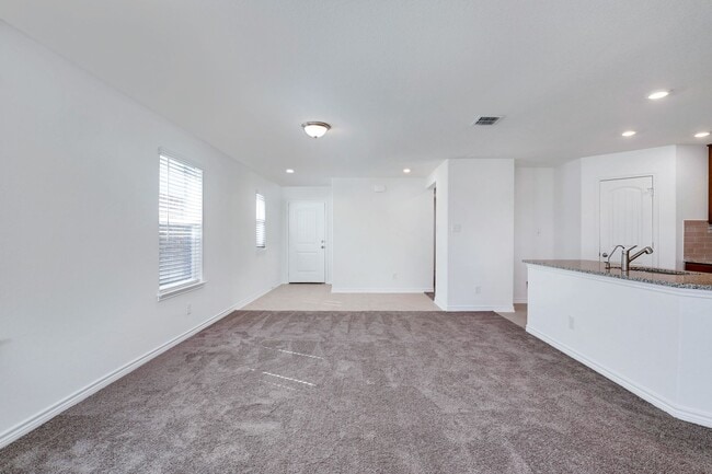 Building Photo - 614 Eucharis