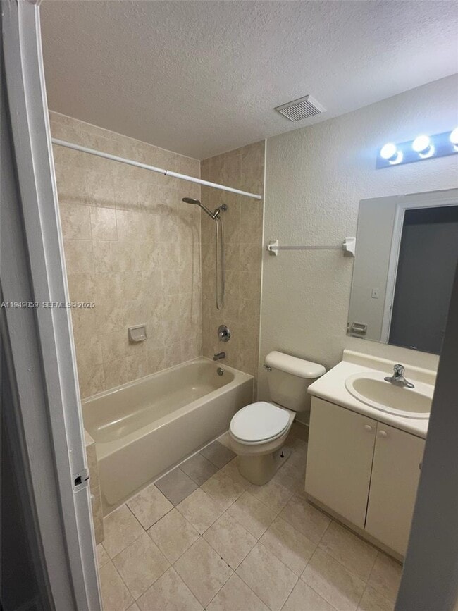 Building Photo - 1440 SE 24th Ct