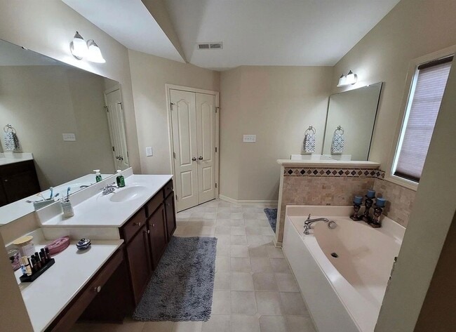 Building Photo - 3028 Landing Falls Ln