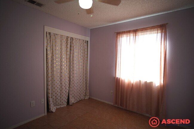 Building Photo - Cute Home in Southwest Bakersfield!