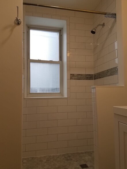 Building Photo - 7 Farrington Ave