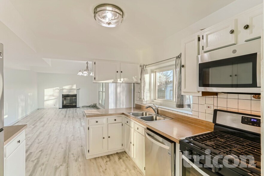 Building Photo - 1419 Farrington Ln