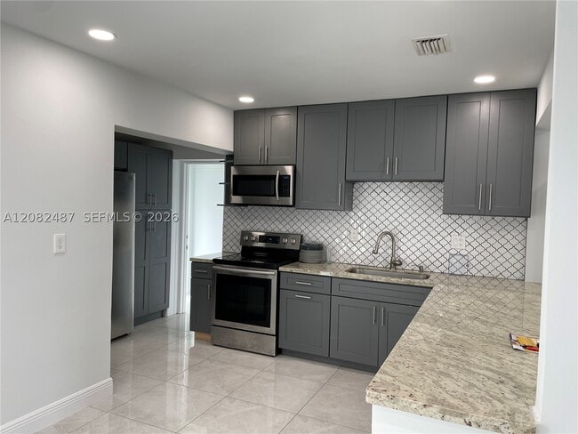 Building Photo - 8640 SW 125th St