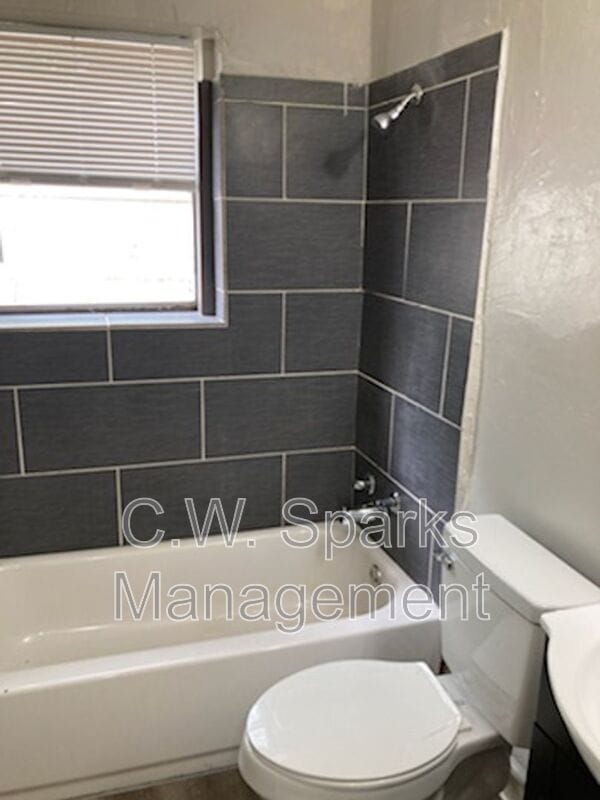 Building Photo - 3923 Dismount St