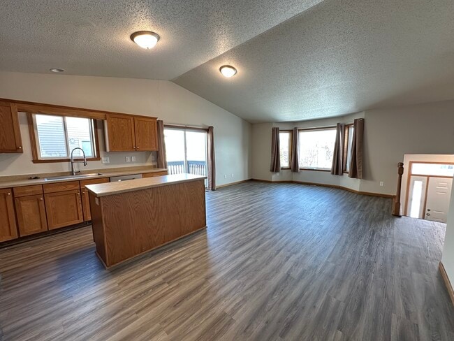 Building Photo - 4743 Harvest Dr S