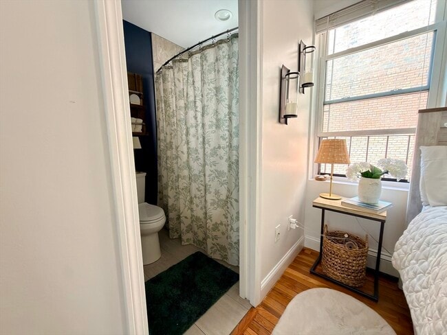 Building Photo - 62 Melrose St